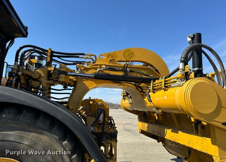 image for item DL4403 2014 Caterpillar 627K conventional scraper 