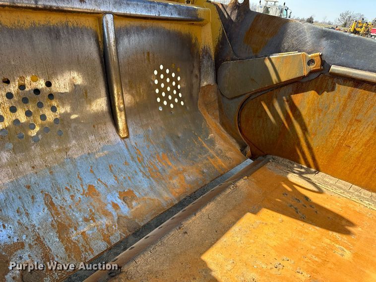 image for item DL4403 2014 Caterpillar 627K conventional scraper 