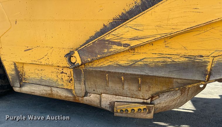 image for item DL4403 2014 Caterpillar 627K conventional scraper 