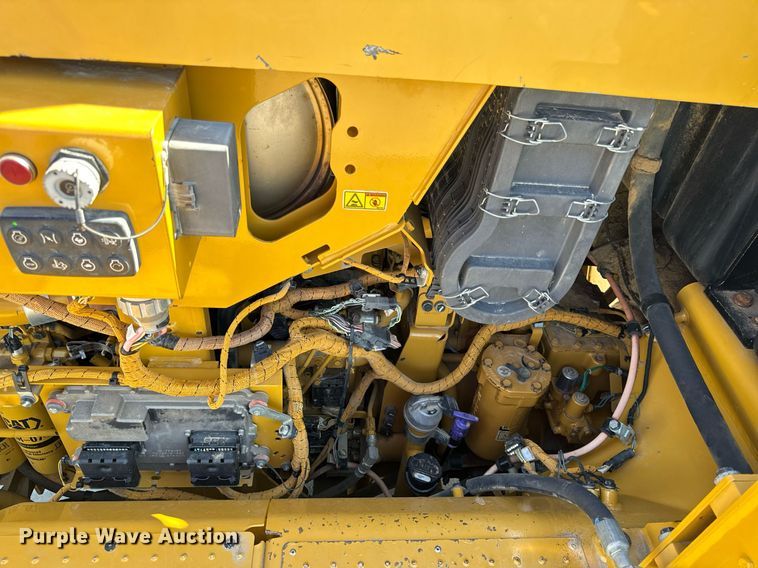 image for item DL4403 2014 Caterpillar 627K conventional scraper 