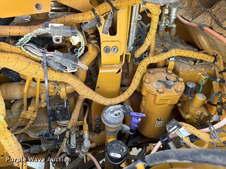 image for item DL4403 2014 Caterpillar 627K conventional scraper 