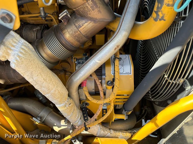 image for item DL4403 2014 Caterpillar 627K conventional scraper 