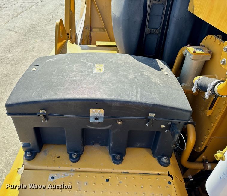 image for item DL4403 2014 Caterpillar 627K conventional scraper 