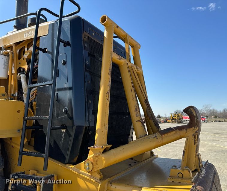 image for item DL4403 2014 Caterpillar 627K conventional scraper 