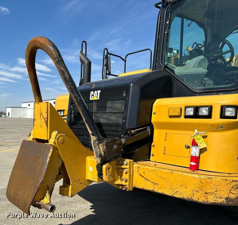 image for item DL4403 2014 Caterpillar 627K conventional scraper 