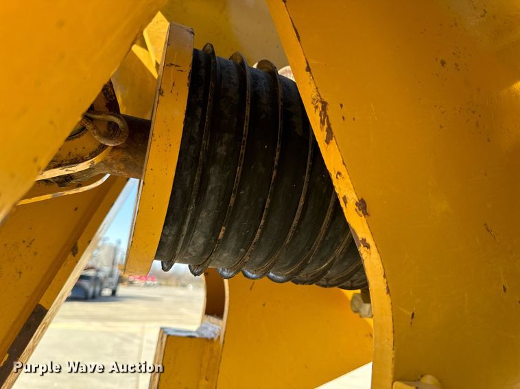 image for item DL4403 2014 Caterpillar 627K conventional scraper 