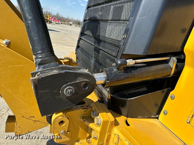 image for item DL4403 2014 Caterpillar 627K conventional scraper 