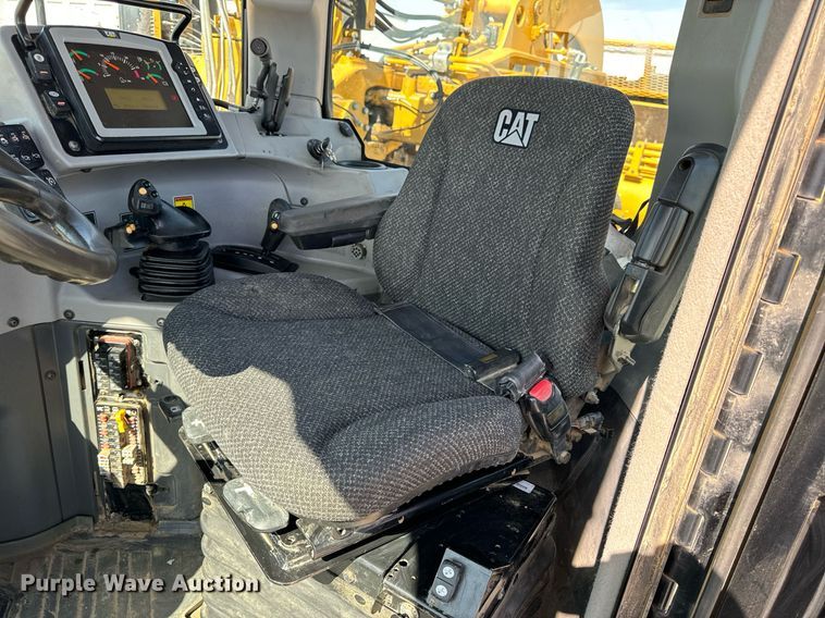 image for item DL4403 2014 Caterpillar 627K conventional scraper 