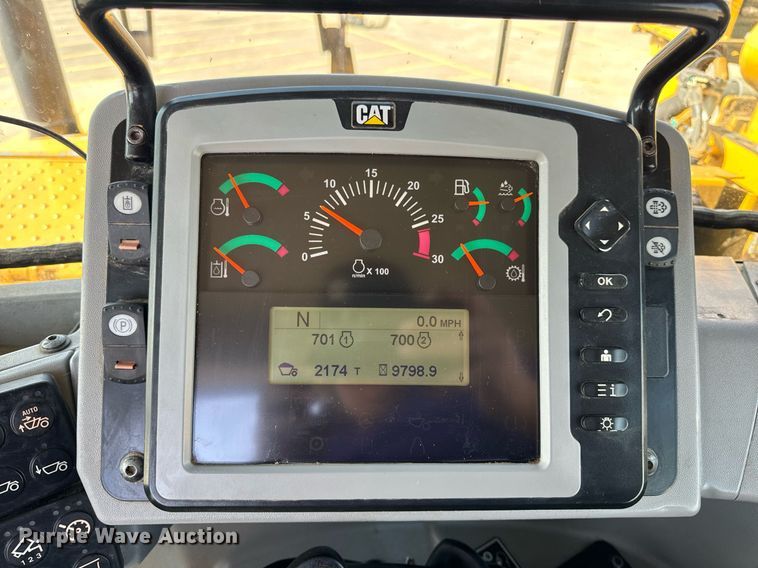 image for item DL4403 2014 Caterpillar 627K conventional scraper 