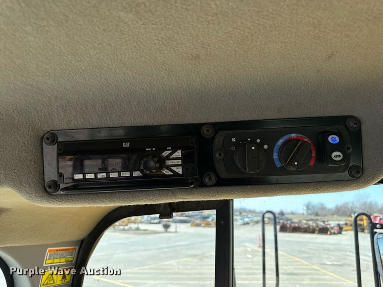 image for item DL4403 2014 Caterpillar 627K conventional scraper 