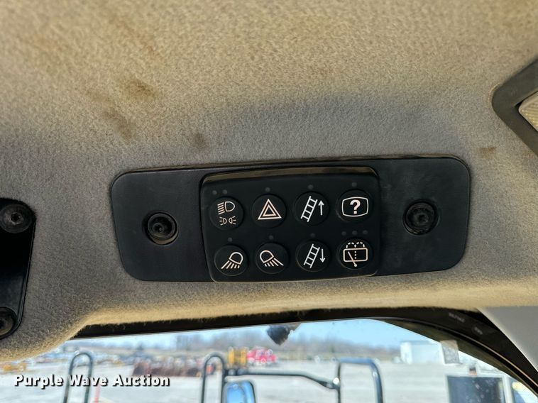 image for item DL4403 2014 Caterpillar 627K conventional scraper 