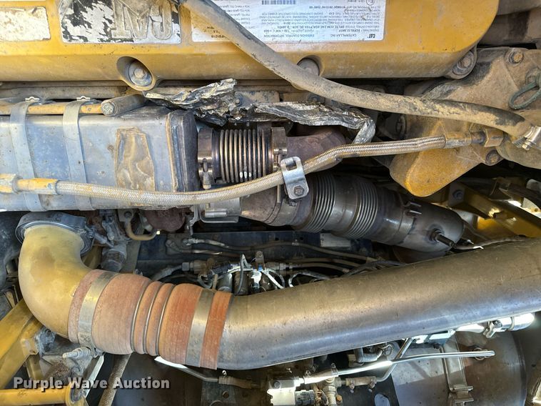 image for item DL4403 2014 Caterpillar 627K conventional scraper 