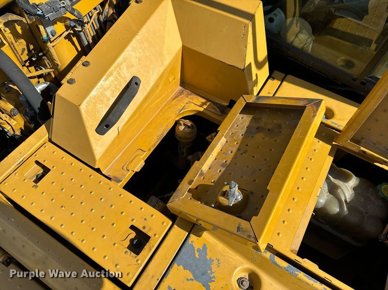 image for item DL4403 2014 Caterpillar 627K conventional scraper 
