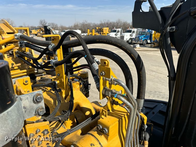 image for item DL4403 2014 Caterpillar 627K conventional scraper 