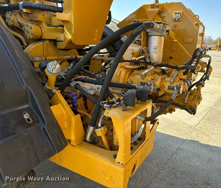 image for item DL4403 2014 Caterpillar 627K conventional scraper 