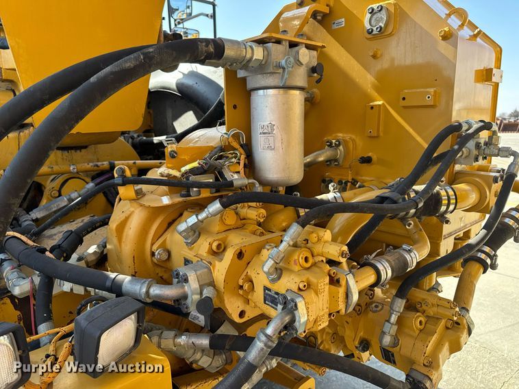 image for item DL4403 2014 Caterpillar 627K conventional scraper 