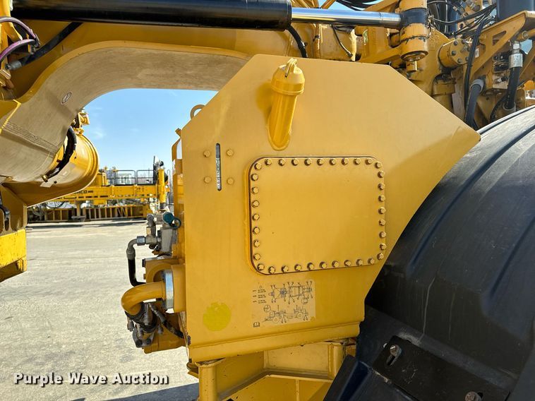 image for item DL4403 2014 Caterpillar 627K conventional scraper 