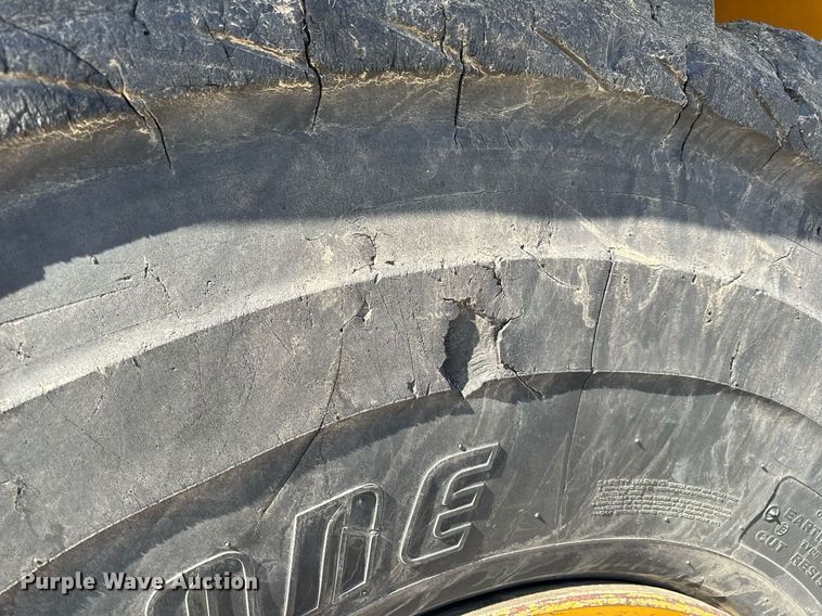 image for item DL4403 2014 Caterpillar 627K conventional scraper 