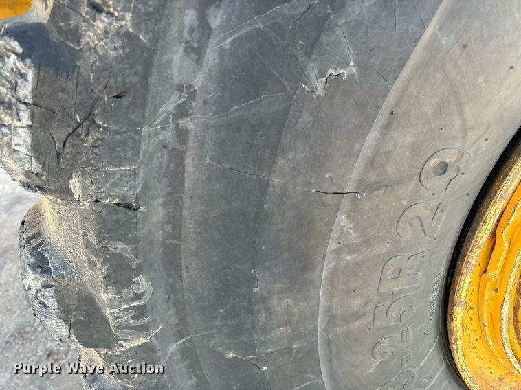 image for item DL4403 2014 Caterpillar 627K conventional scraper 