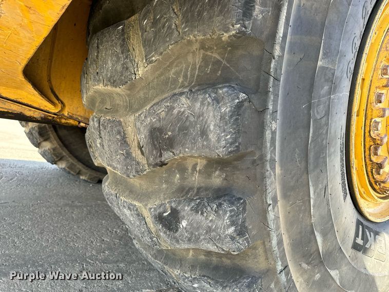 image for item DL4403 2014 Caterpillar 627K conventional scraper 