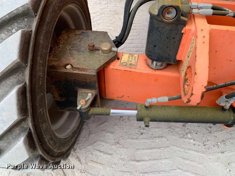 image for item DM7775 2013 JLG 600AJ boom lift