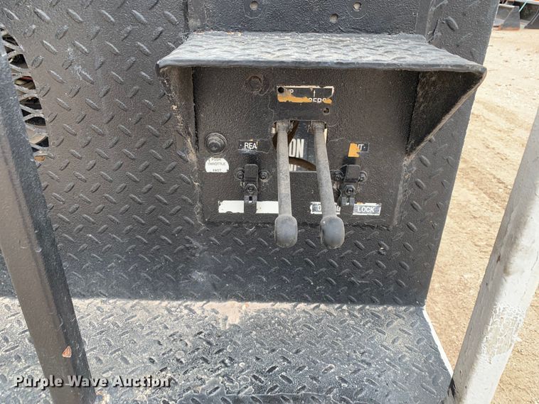 image for item DM7776 2007 International 4300 bucket truck