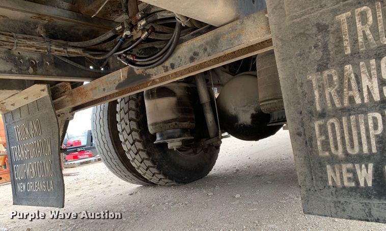 image for item DM7776 2007 International 4300 bucket truck