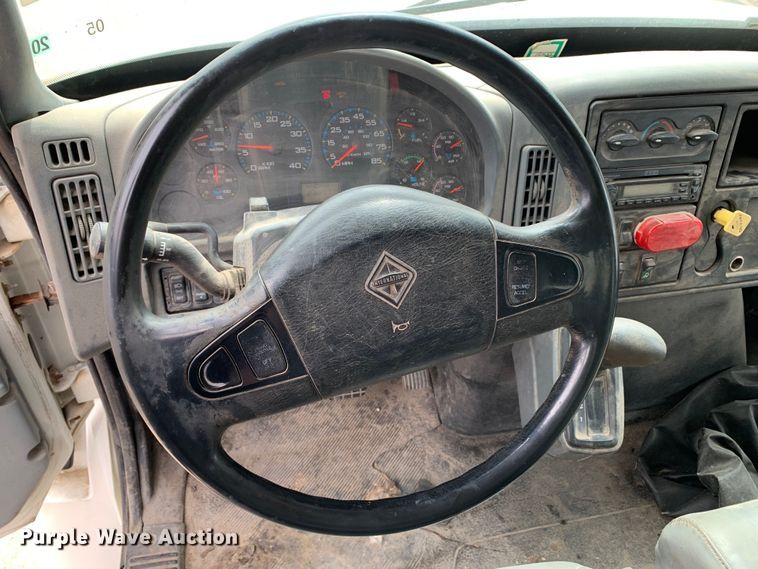 image for item DM7776 2007 International 4300 bucket truck