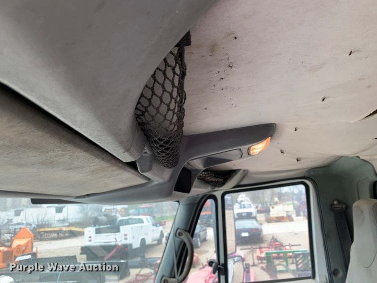 image for item DM7776 2007 International 4300 bucket truck