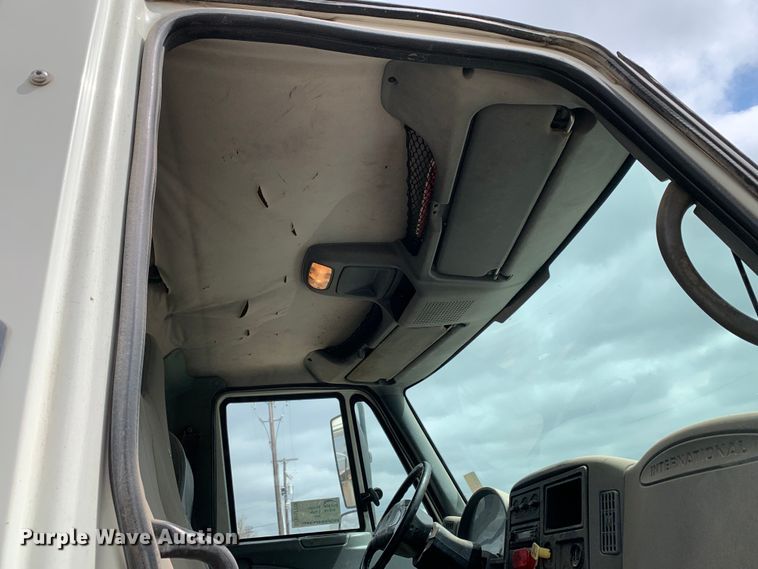 image for item DM7776 2007 International 4300 bucket truck