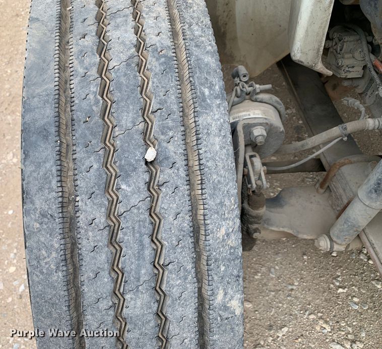 image for item DM7776 2007 International 4300 bucket truck