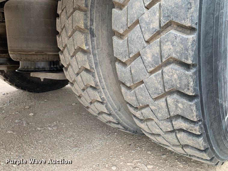 image for item DM7776 2007 International 4300 bucket truck