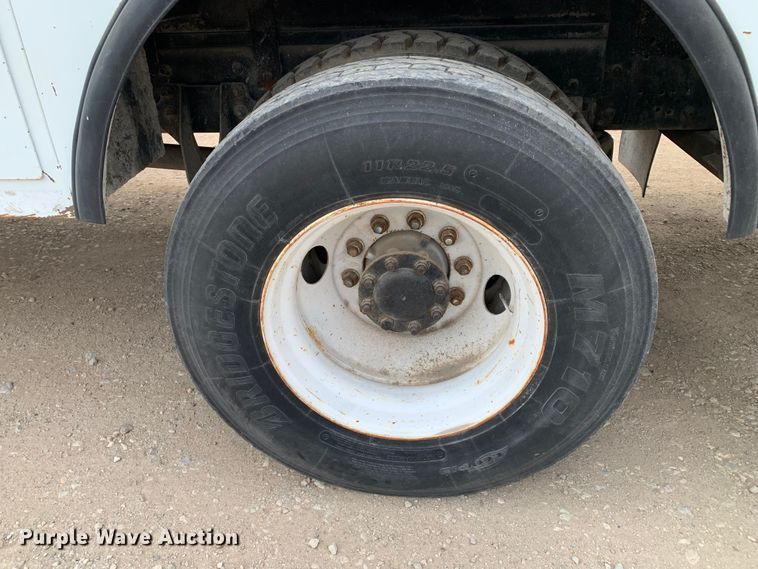 image for item DM7776 2007 International 4300 bucket truck