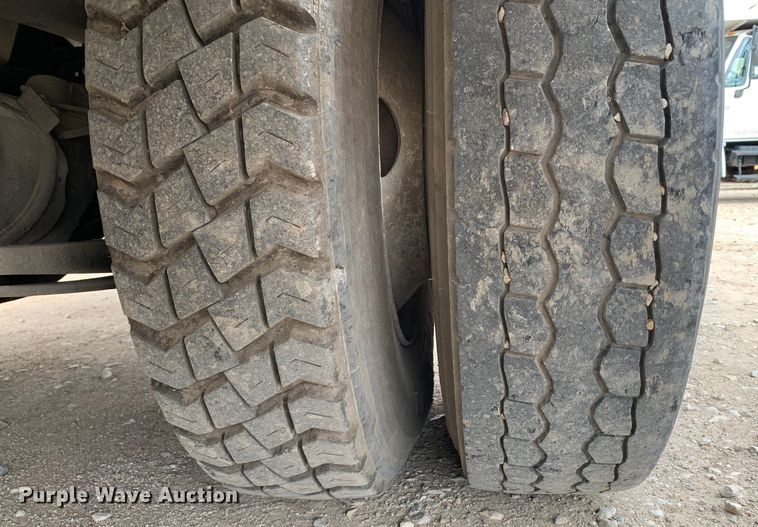 image for item DM7776 2007 International 4300 bucket truck