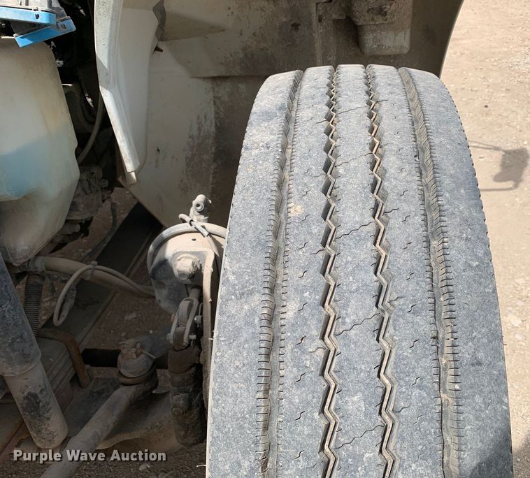 image for item DM7776 2007 International 4300 bucket truck