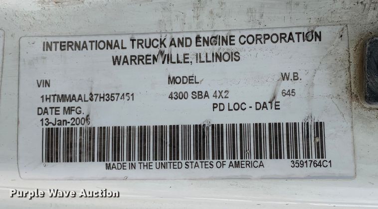 image for item DM7776 2007 International 4300 bucket truck