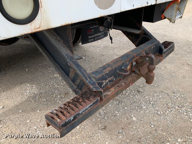 image for item DM7777 2003 International 4200 forestry bucket truck