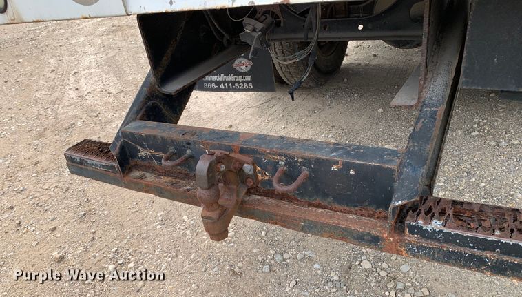 image for item DM7777 2003 International 4200 forestry bucket truck