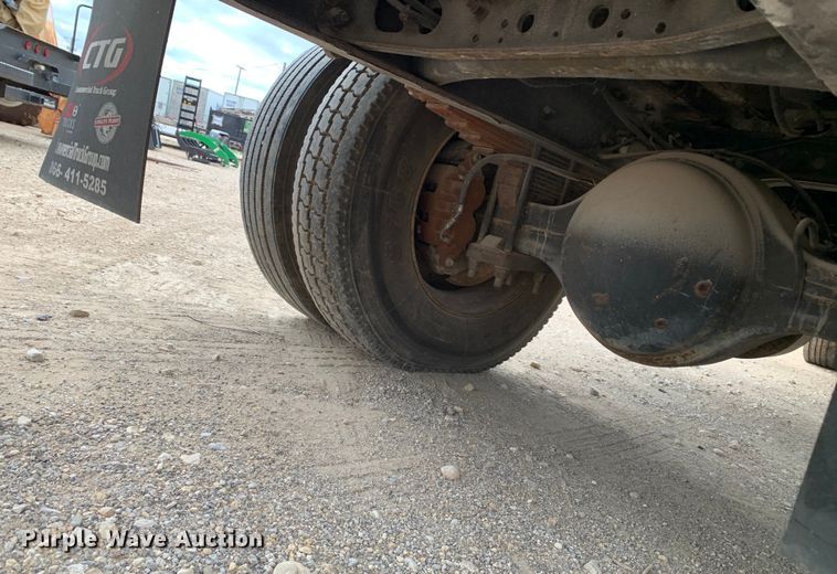 image for item DM7777 2003 International 4200 forestry bucket truck