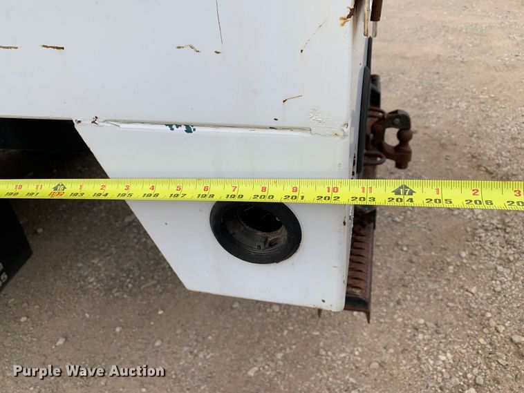 image for item DM7777 2003 International 4200 forestry bucket truck