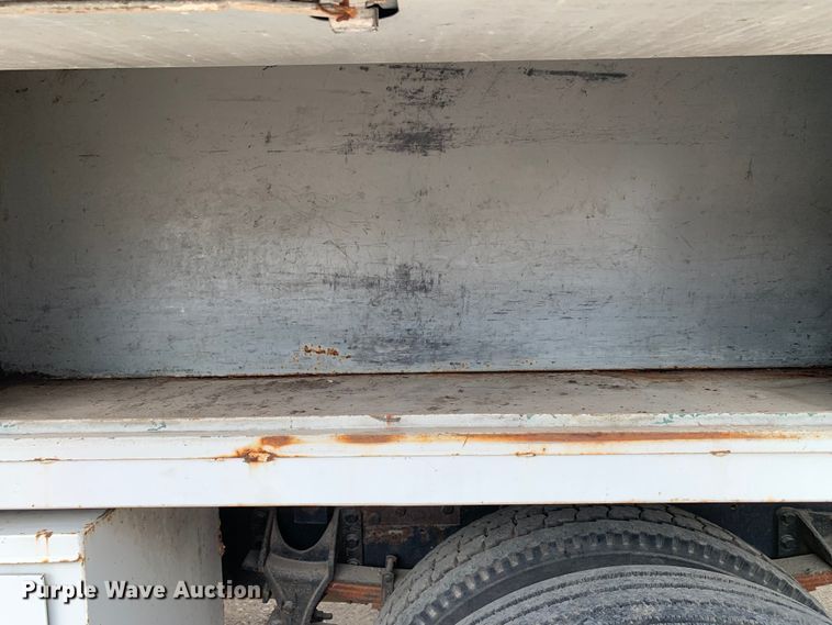 image for item DM7777 2003 International 4200 forestry bucket truck