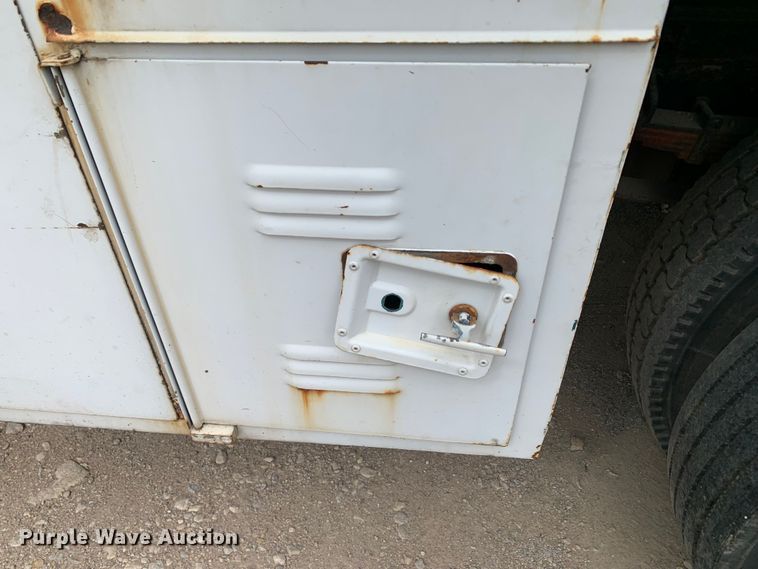 image for item DM7777 2003 International 4200 forestry bucket truck