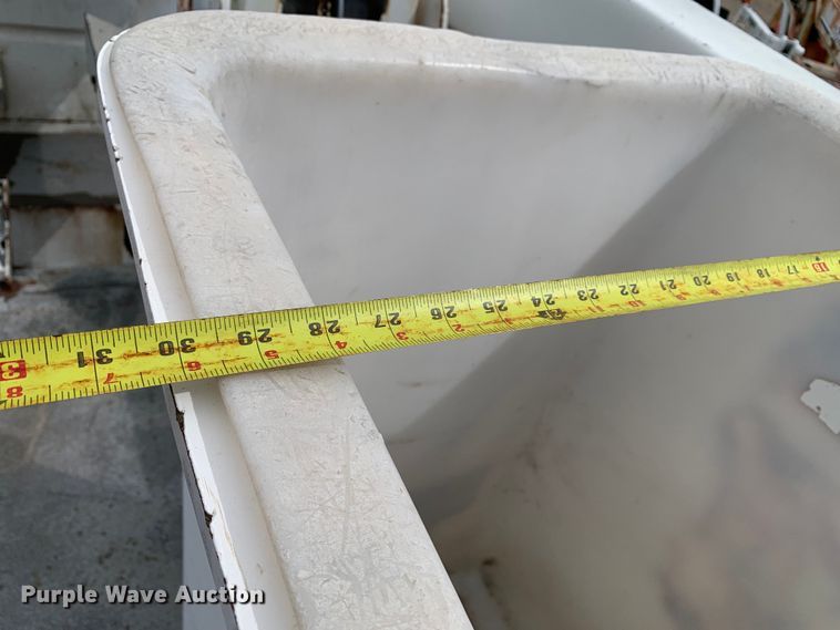 image for item DM7777 2003 International 4200 forestry bucket truck