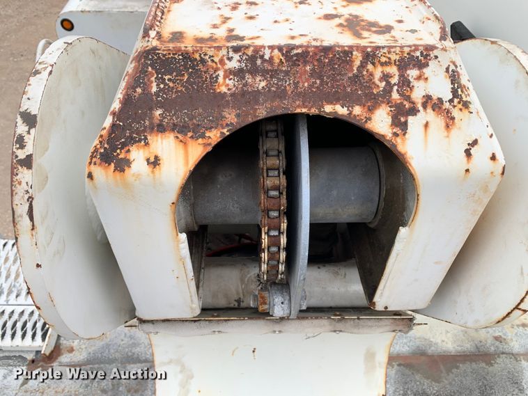 image for item DM7777 2003 International 4200 forestry bucket truck