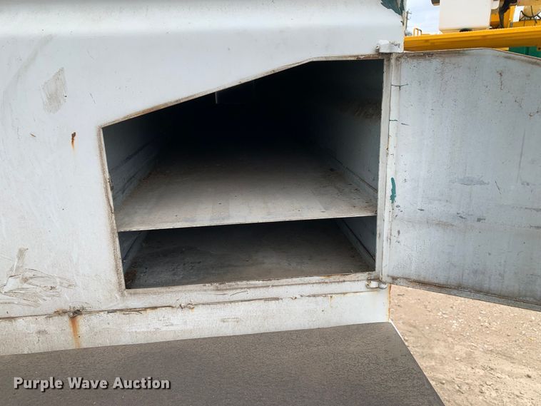 image for item DM7777 2003 International 4200 forestry bucket truck