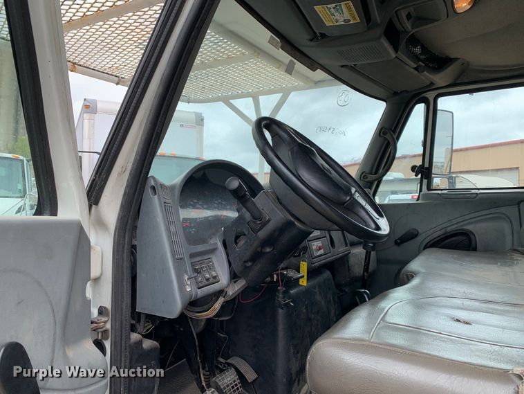 image for item DM7777 2003 International 4200 forestry bucket truck