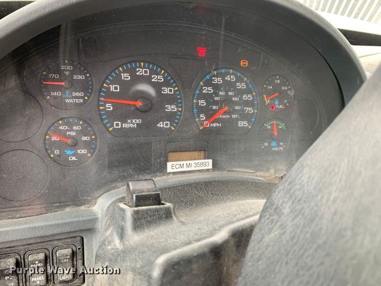 image for item DM7777 2003 International 4200 forestry bucket truck