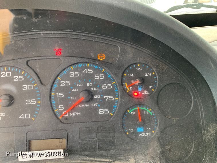 image for item DM7777 2003 International 4200 forestry bucket truck