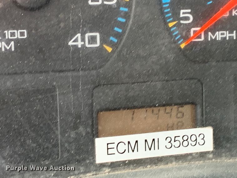 image for item DM7777 2003 International 4200 forestry bucket truck