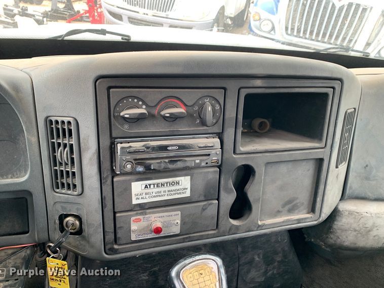 image for item DM7777 2003 International 4200 forestry bucket truck